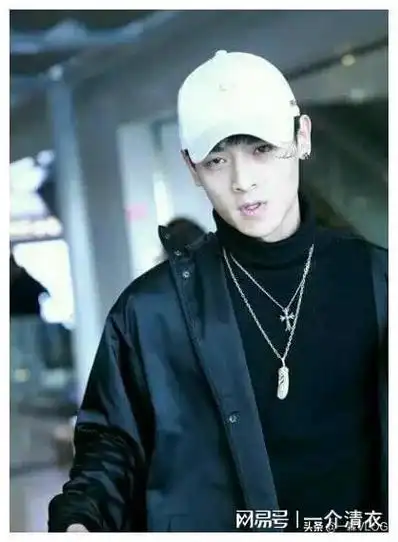 这六个人分别是肖宇梁,白澍,黄俊捷,秦天宇,李明德,刘耀元,都是20多岁