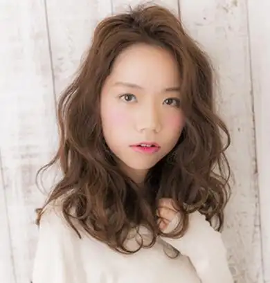 自然卷适合什么发型五款自然卷女生漂亮发型