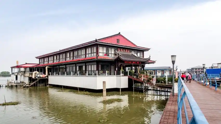 金坛长荡湖水城餐饮业
