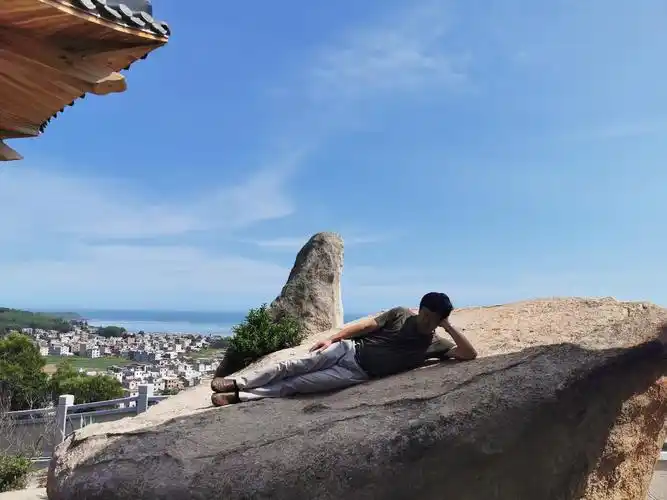 瞧!这卧佛逍遥自在