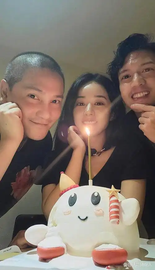 赵丽颖成功背后的3个男人其中一个是富豪大哥