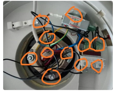 海尔热水器怎么拆开清洗图解拆掉进出水连接螺母