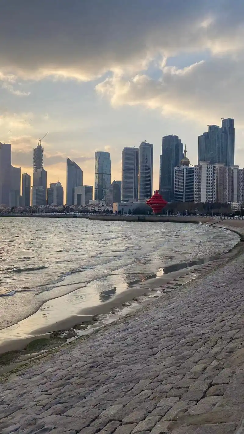 冬季到青岛海边来看海