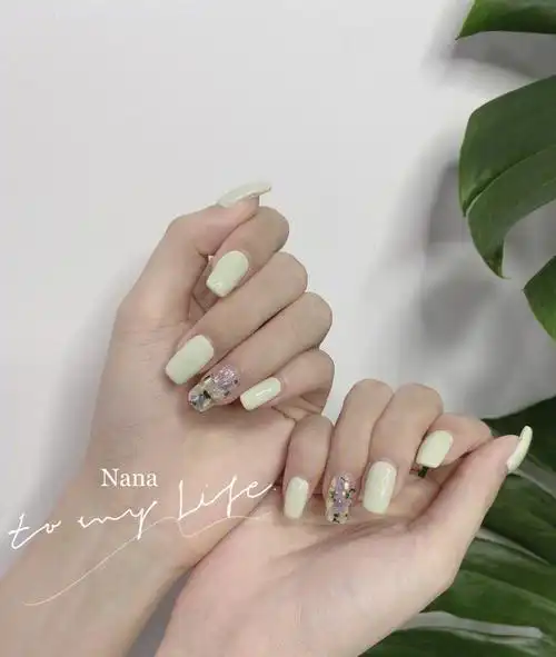 夏天清爽薄荷绿美甲