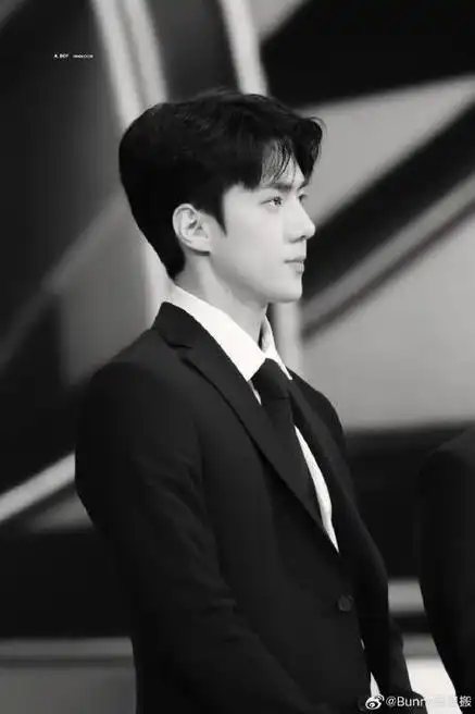 西装就是吴世勋的统治区