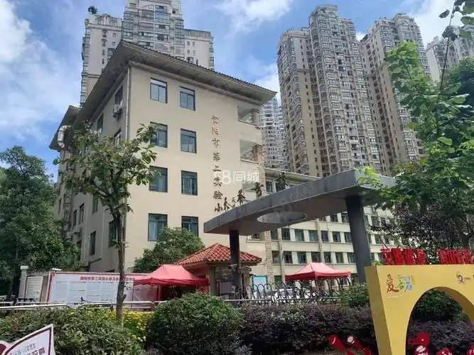 天誉城精装3室2厅家电全齐拎包入住停车方便近地铁公交