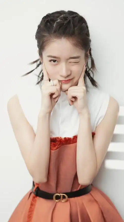 张雪迎可爱俏皮写真手机壁纸