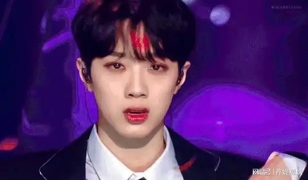 赖冠霖"饭局"新篇章?网友:这是大型"狗粮"现场?