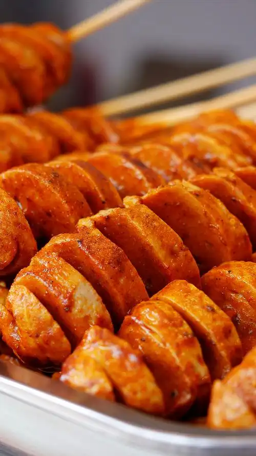 味之旗手工剁椒面筋经典孜然风味和香辣麻辣风味核心由三部分组成