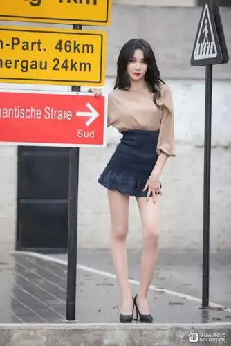 女生全身照拍照姿势get好这7个拍照技巧拍出大长腿和高颜值