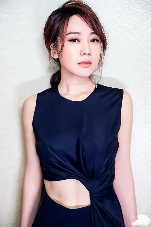 闫妮的个人资料简介(土味闫妮的事业和感情坎坷路) 闫妮的简历和生活