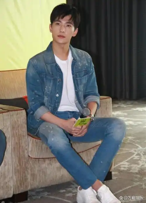 以为是精致男星,实则身材五五分,腿又短又粗,感觉自己被骗了