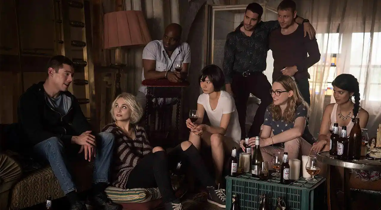 网飞官推宣布《 超感八人组》时长2小时的完结特别篇,将在6月8日首播