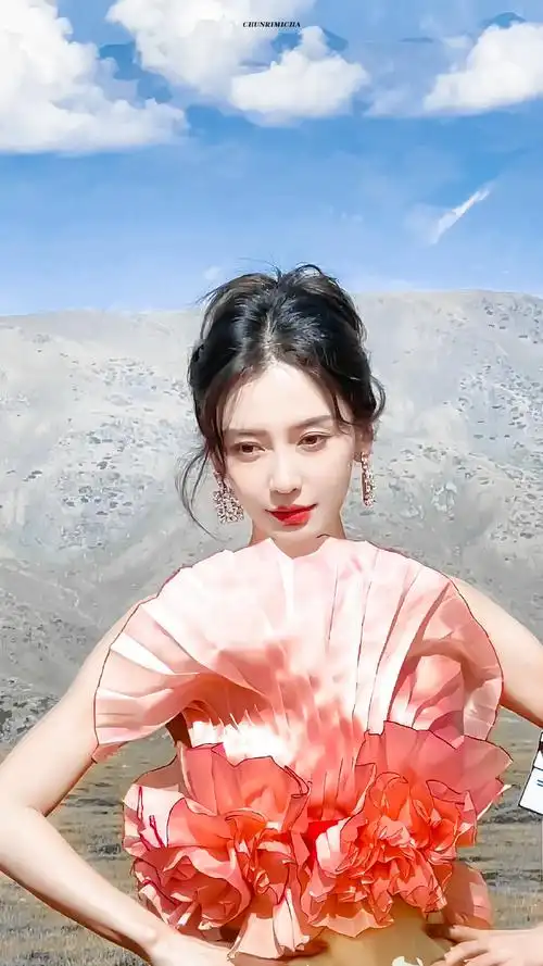 baby  ×  现在就出发路透#angelababy草原走红毯#草原上最美的花朵