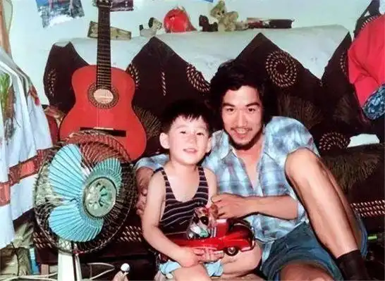 68岁的张国立,现如今日子不好过,所作所为引发广泛网友争议