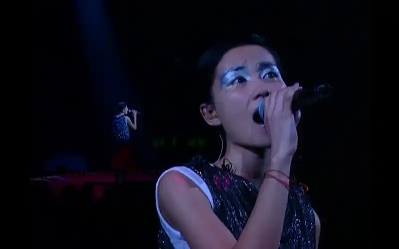 暗涌- 王菲(唱游大世界演唱会 faye hong kong scenic tour 1998-1999