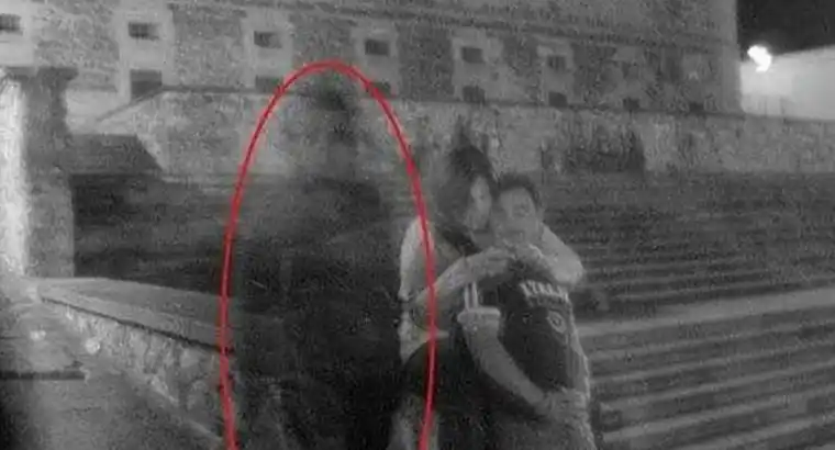 1992年故宫灵异事件怎么回事 墙壁红颜色成分与闪电结合有关)