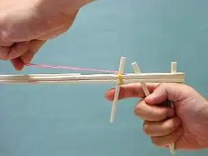 简单的连发自制皮筋枪,制做象皮筋枪的方法99巧艺网
