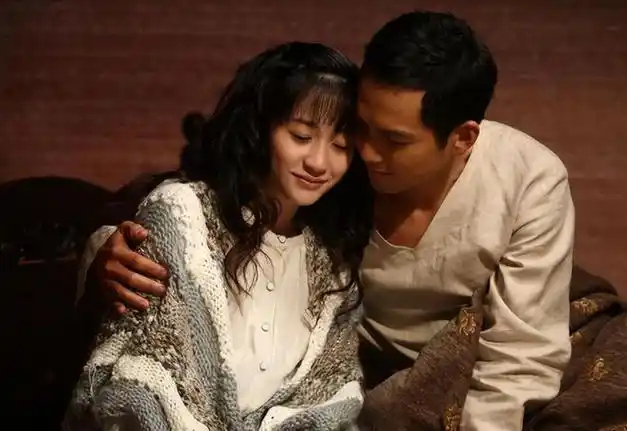 《来不及说我爱你》里,钟汉良说戏里,他不爱见到程谨之,对演员齐芳,他