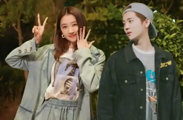 关晓彤一天两次鹿晗不烦吗 - 冷求网