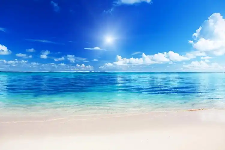 海边海滩沙滩白色沙滩阳光太阳大海海面风景景点