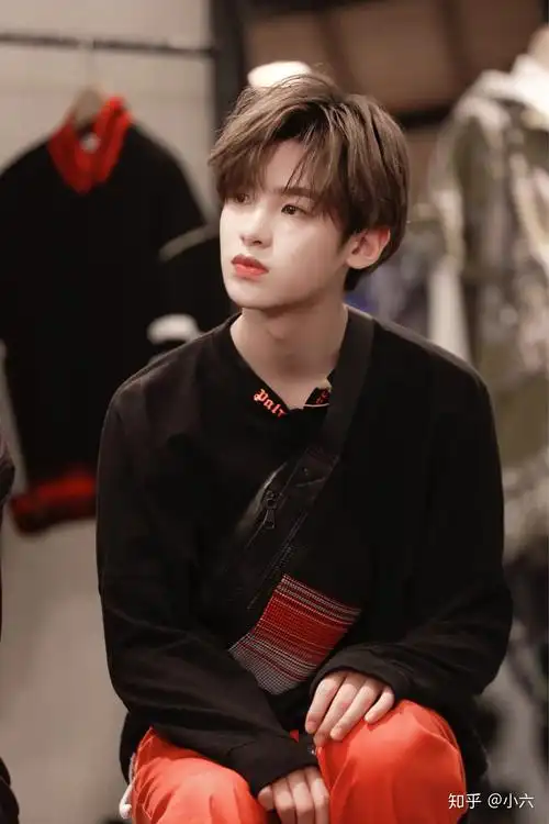 黄明昊有哪些出圈神图