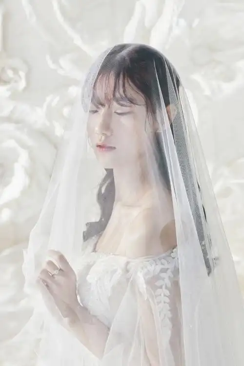 女艺人陈意涵仙气十足甜美婚纱写真