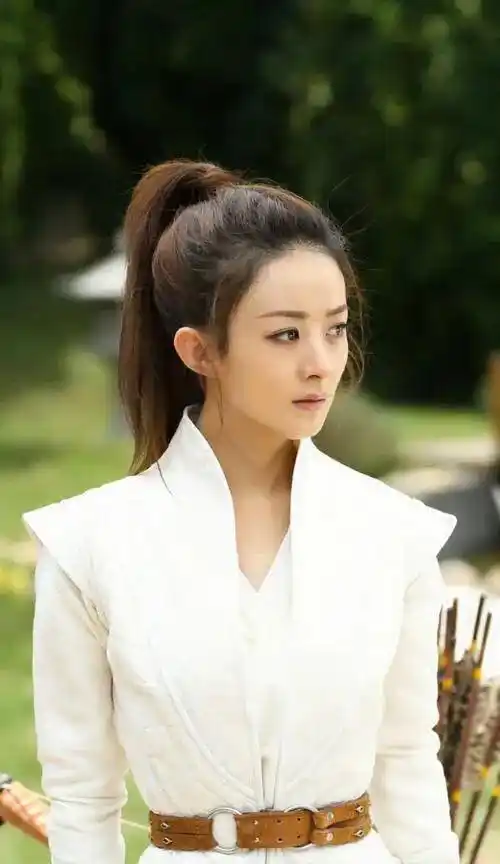 33岁赵丽颖演16岁女主,眼神失灵,磨皮失真,该走出少女剧了_剧情_作品