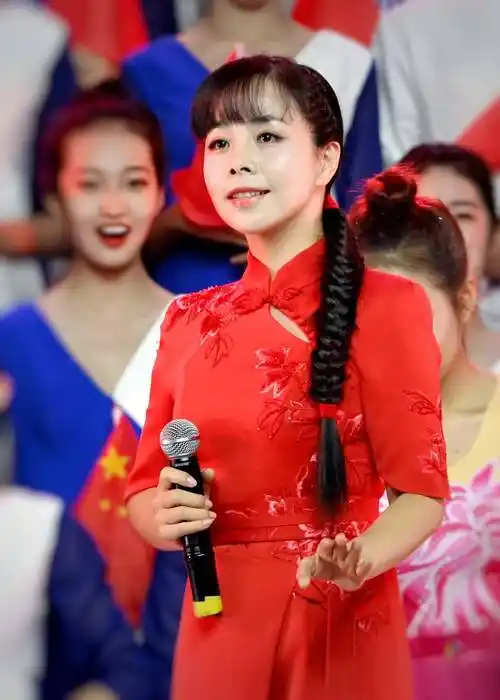 原创让亲情无缝连接歌手王二妮让妈妈和婆婆做邻居