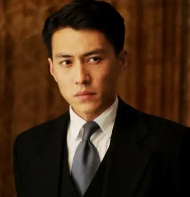 靳东家庭背景以及个人资料简历