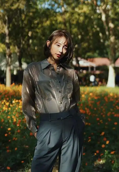 孙耀琦这一身暗色系look,看起来好高级_腾讯新闻