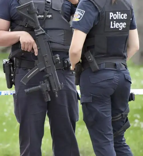 比利时列日街头的警察和联邦警察特警dsu当地时间5月29日