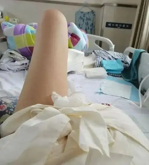 最开始知道要截肢的消息夏夏哭了两三天"当时我就想,为什么会得这个病