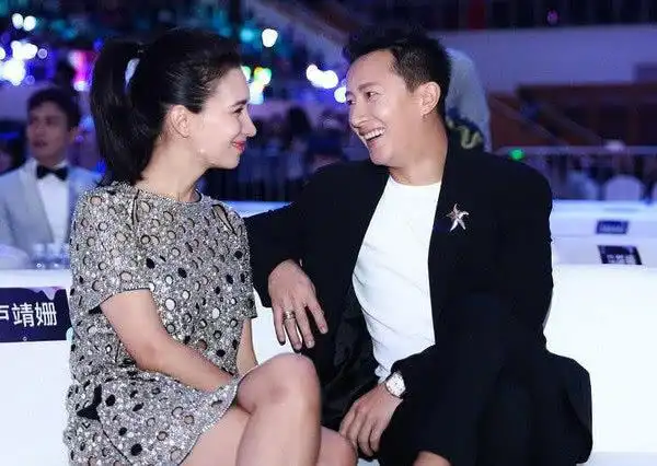 韩庚卢靖姗婚礼伴娘团曝光?个个都是青春貌美,网友:又有宋茜?