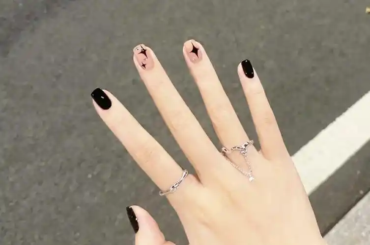 2021新款式冬季显白星星美甲图