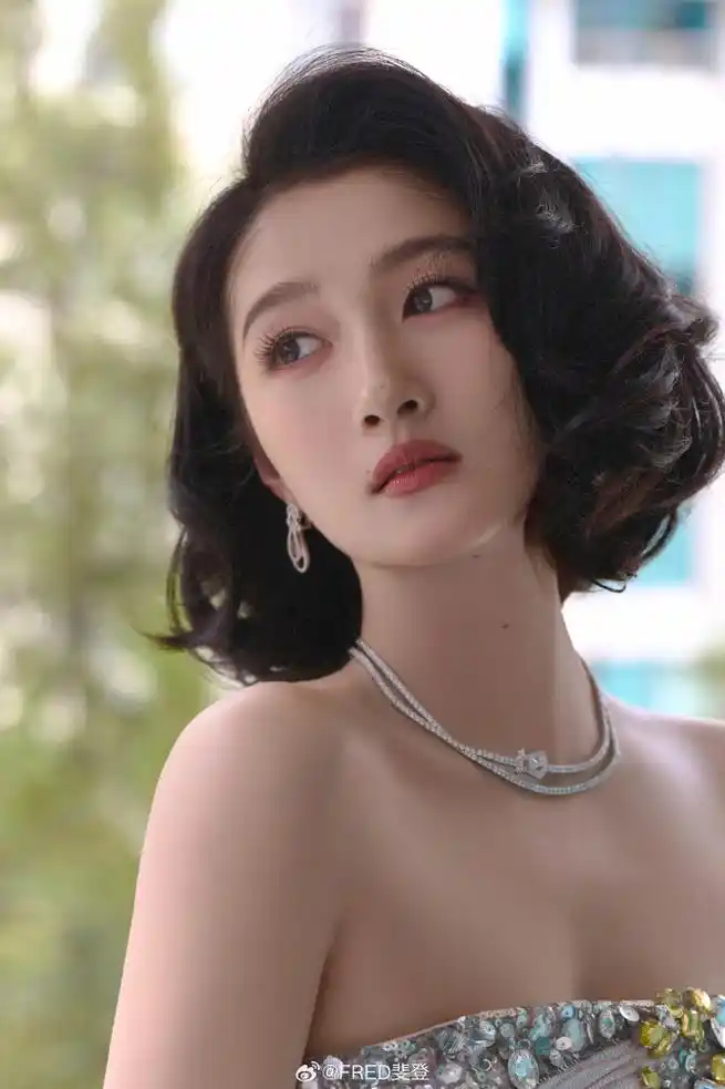 fred斐登#中国区代言人@关晓彤佩戴#force 10#系列及#chance infinie