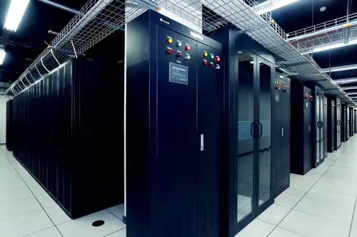 触控显示设备在大数据机柜场景的应用与优势