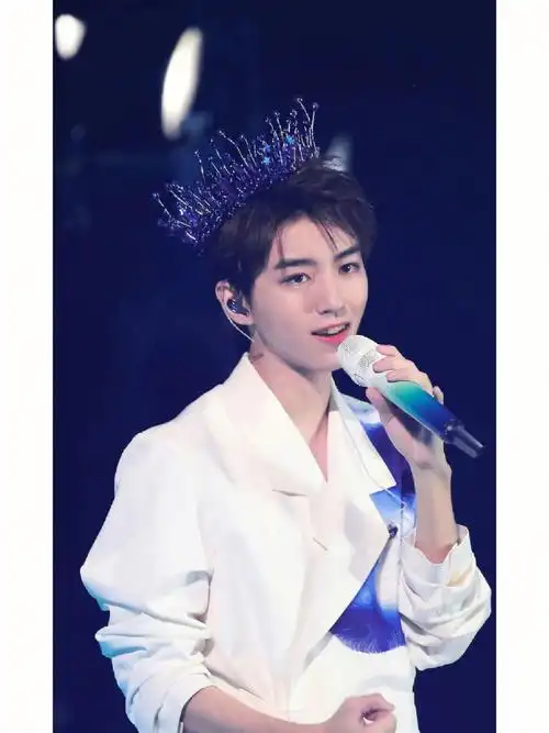 王俊凯蓝色皇冠真的封神了