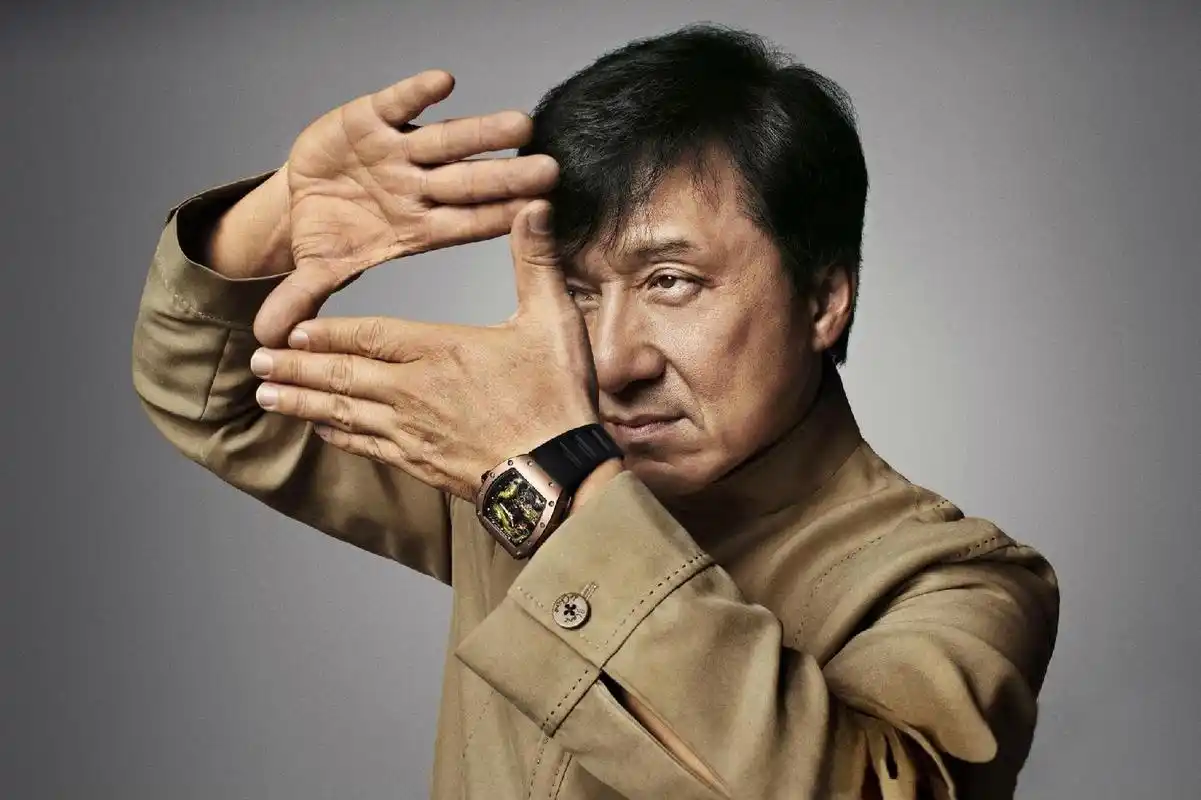 "成龙曝元华特怪行为!