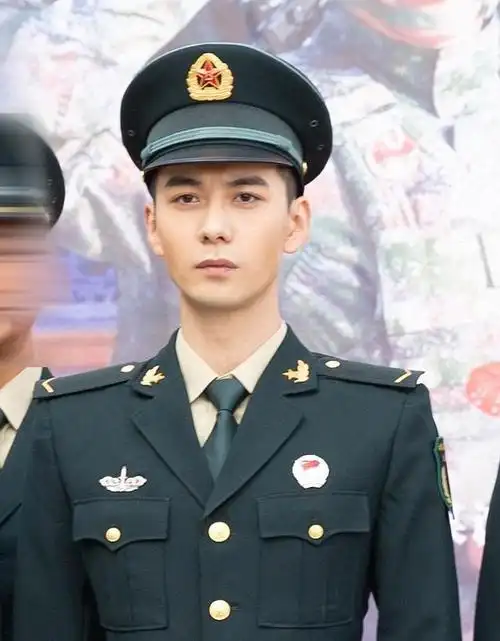陈星旭《号手就位》提上日程,军装照阳光帅气