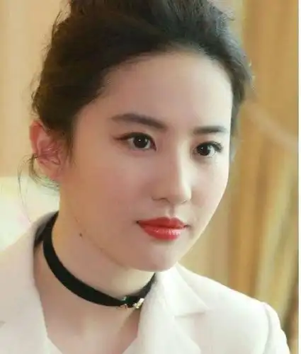 发际线对女明星颜值影响有多大?看看她们你就知道了