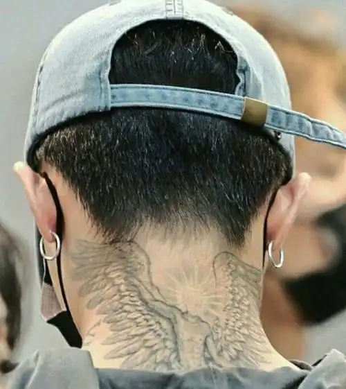 谁知道权志龙后颈部的那个天使文身图稿