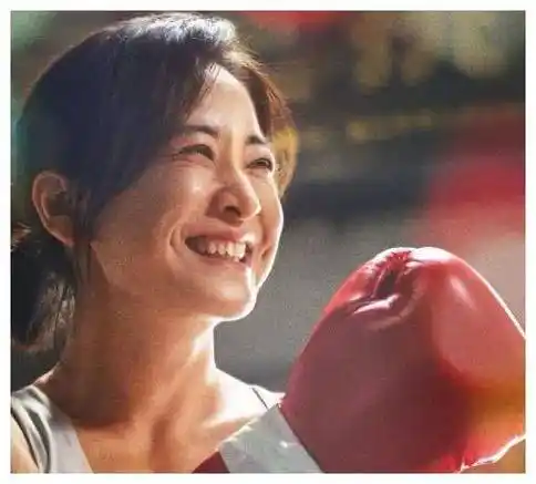 吴彦祖晒与贾玲素颜照减肥后真实状态曝光皮肤松弛元气满满