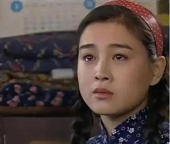 演员赵明明,生下女儿后被丈夫抛弃,为了女儿至今未嫁