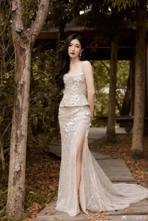 #江疏影头发上有只蝴蝶##江疏影的发量#