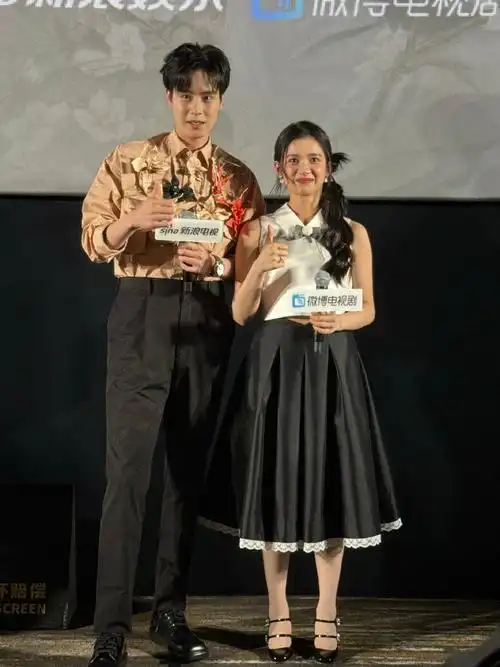 没想到戏外的胡一天张婧仪更甜  这萌萌的身高差 真是磕到了  #惜花