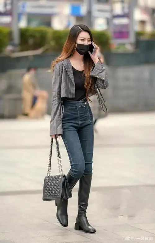 时尚个性的穿搭,能够完美地修饰出好身材