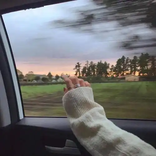 朋友圈背景图 丨人生是个迷_哇塞