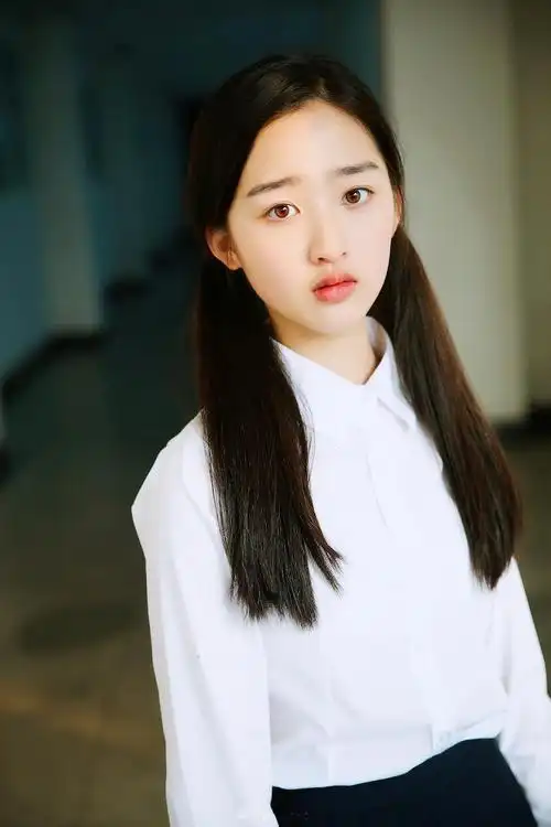 邓恩熙_演员_作品_个人资料_简历_生日_经历_八卦_留言 - 酷乐米