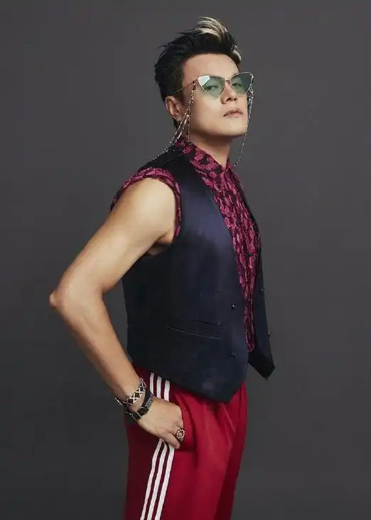 韩国歌手jyp朴振英将于11月回归 时隔一年发新曲